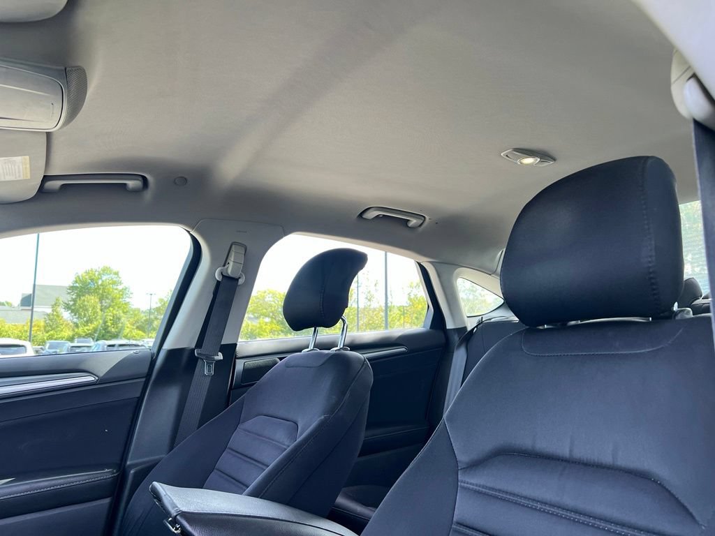 Used 2014 Ford Fusion SE FWD image 19