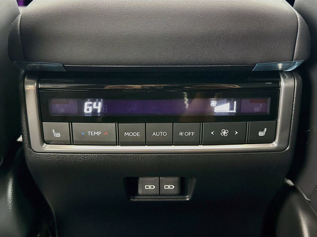 Used 2024 Lexus GX 550 w/ Accessory Package (2T) AWD/4WD image 32