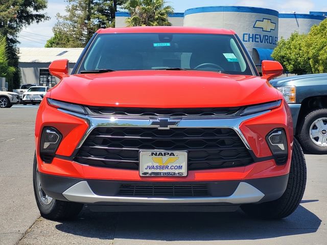 Used 2025 Chevrolet Blazer LT AWD/4WD image 3