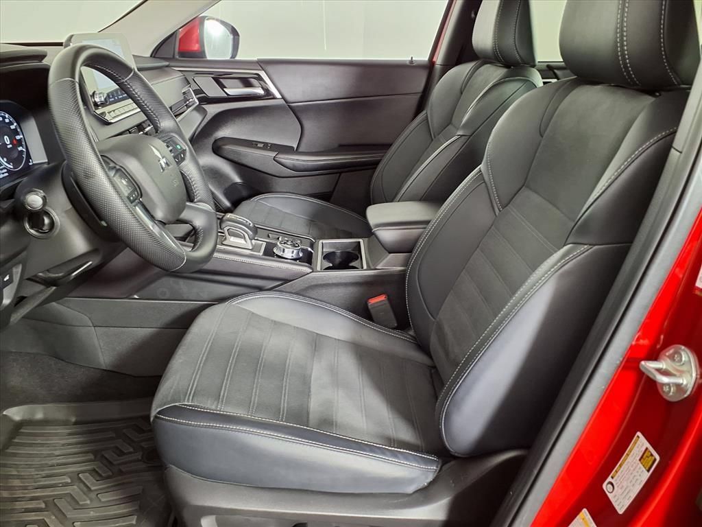 Used 2024 Mitsubishi Outlander SE AWD/4WD image 22