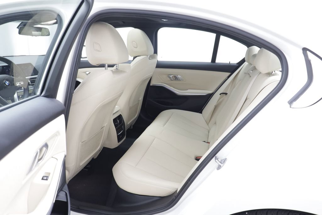 Used 2021 BMW 330i xDrive Sedan w/ Premium Package AWD/4WD image 13
