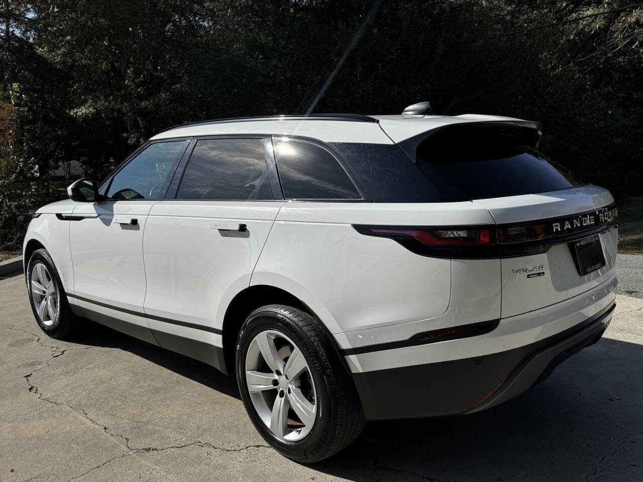 Used 2018 Land Rover Range Rover Velar S image 4