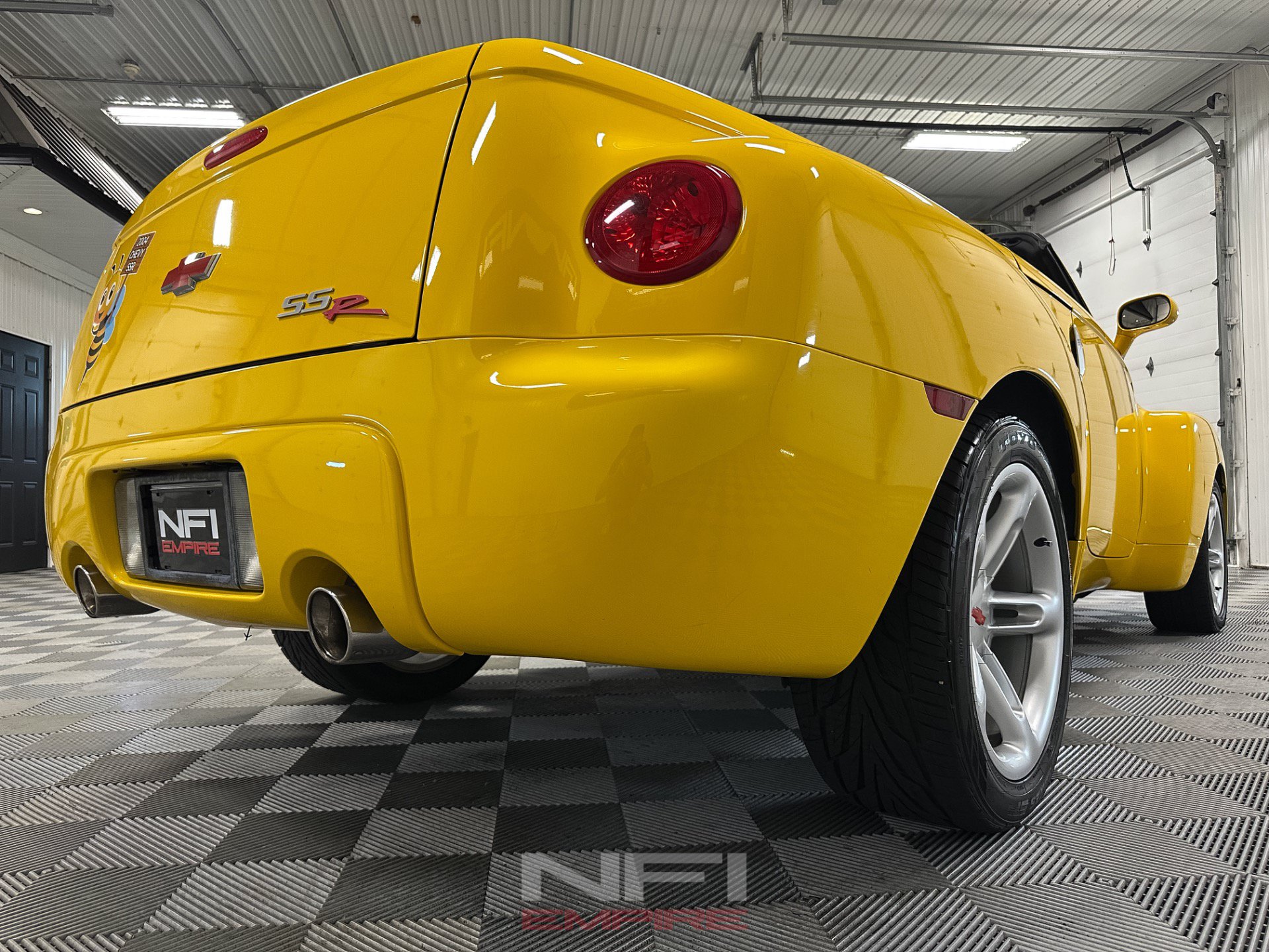 Used 2004 Chevrolet SSR w/ Preferred Equipment Group RWD image 28