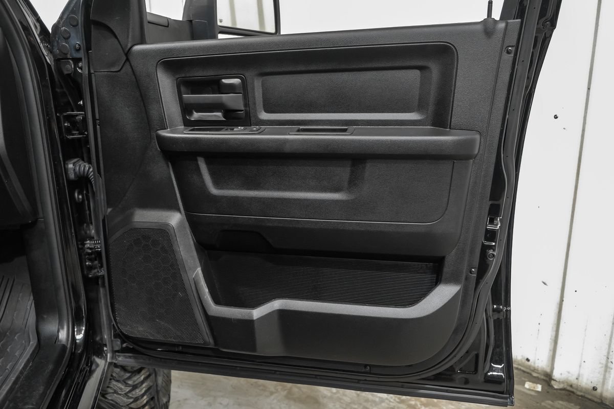 Used 2024 RAM 3500 Tradesman w/ Chrome Appearance Group AWD/4WD image 43
