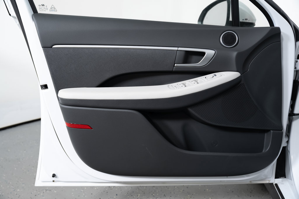 New 2026 Hyundai Sonata SE FWD image 32