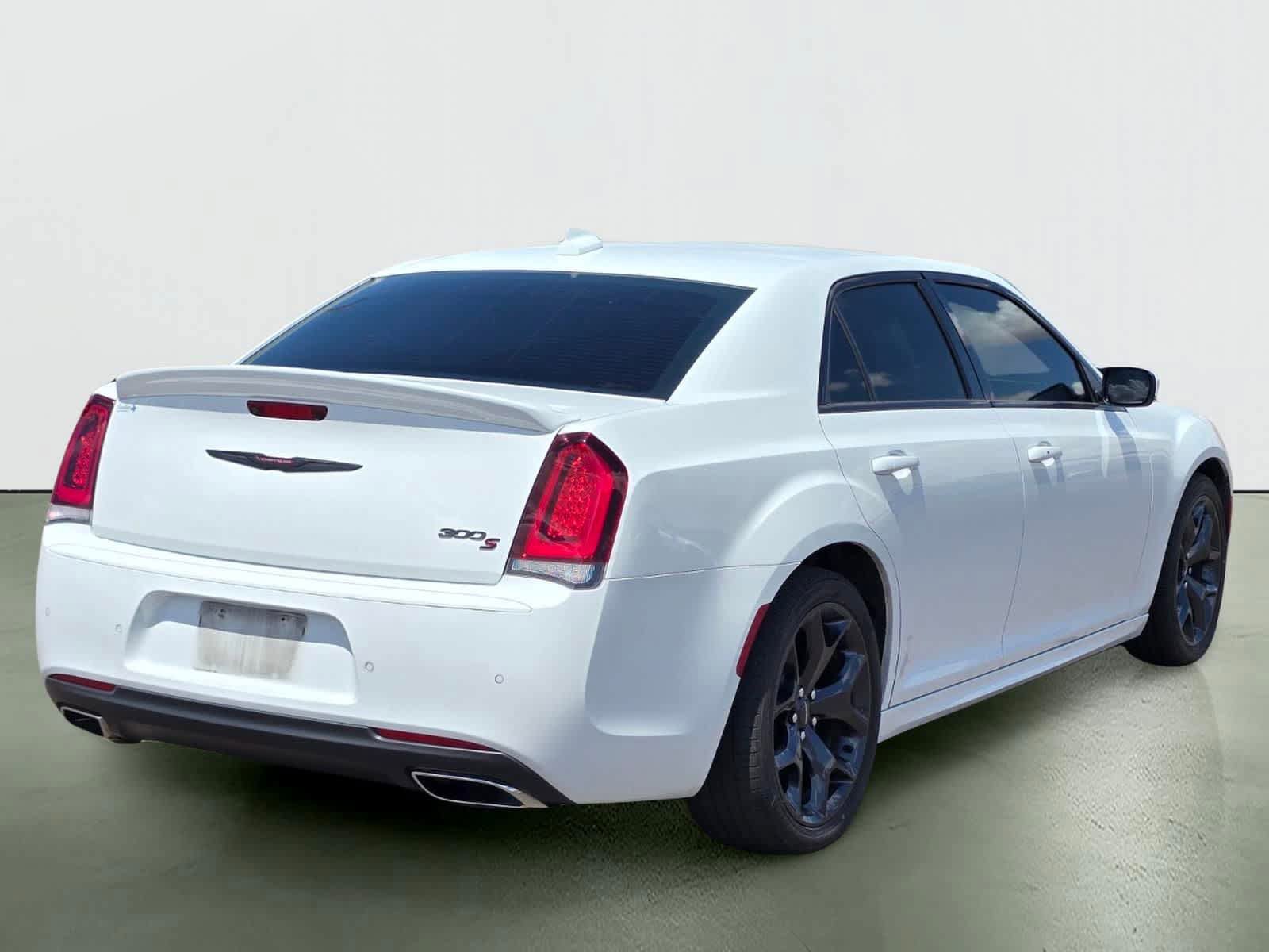 Used 2021 Chrysler 300 S w/ S Model Appearance Package RWD image 6