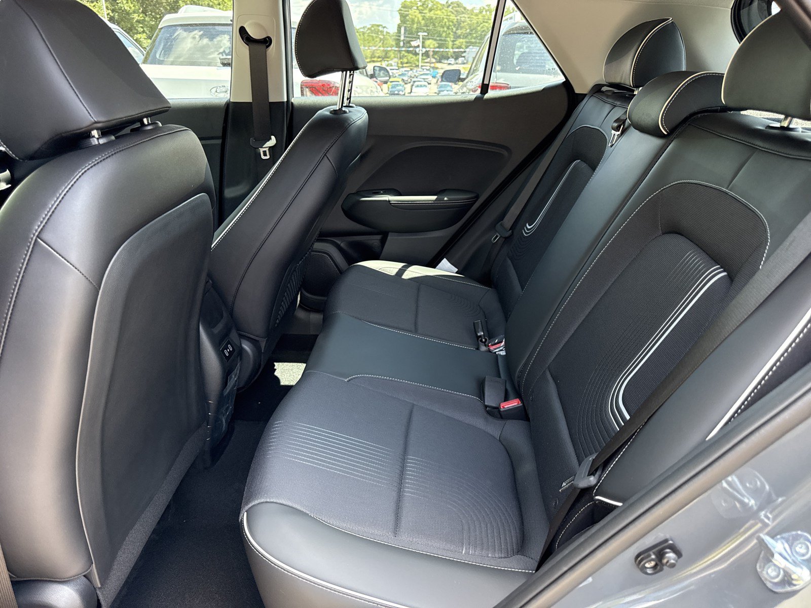 New 2026 Hyundai Venue SEL FWD image 12