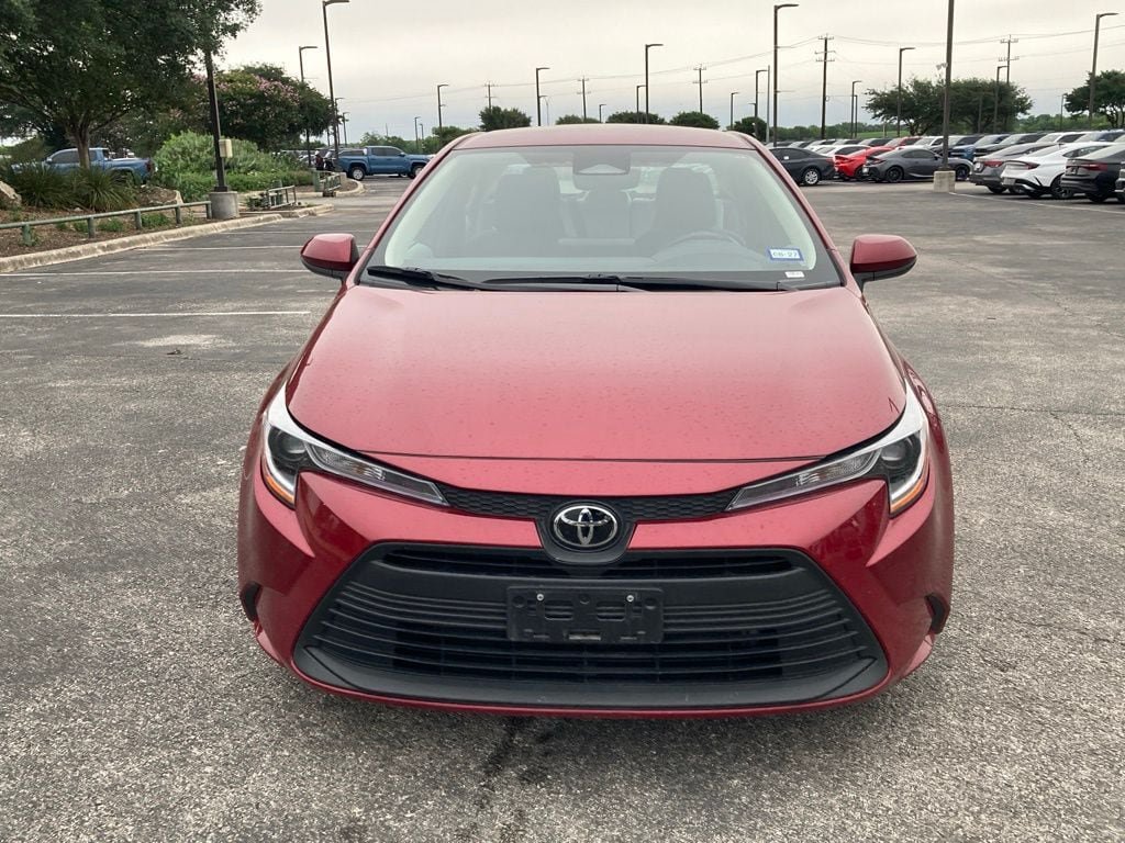 Used 2025 Toyota Corolla LE FWD image 2