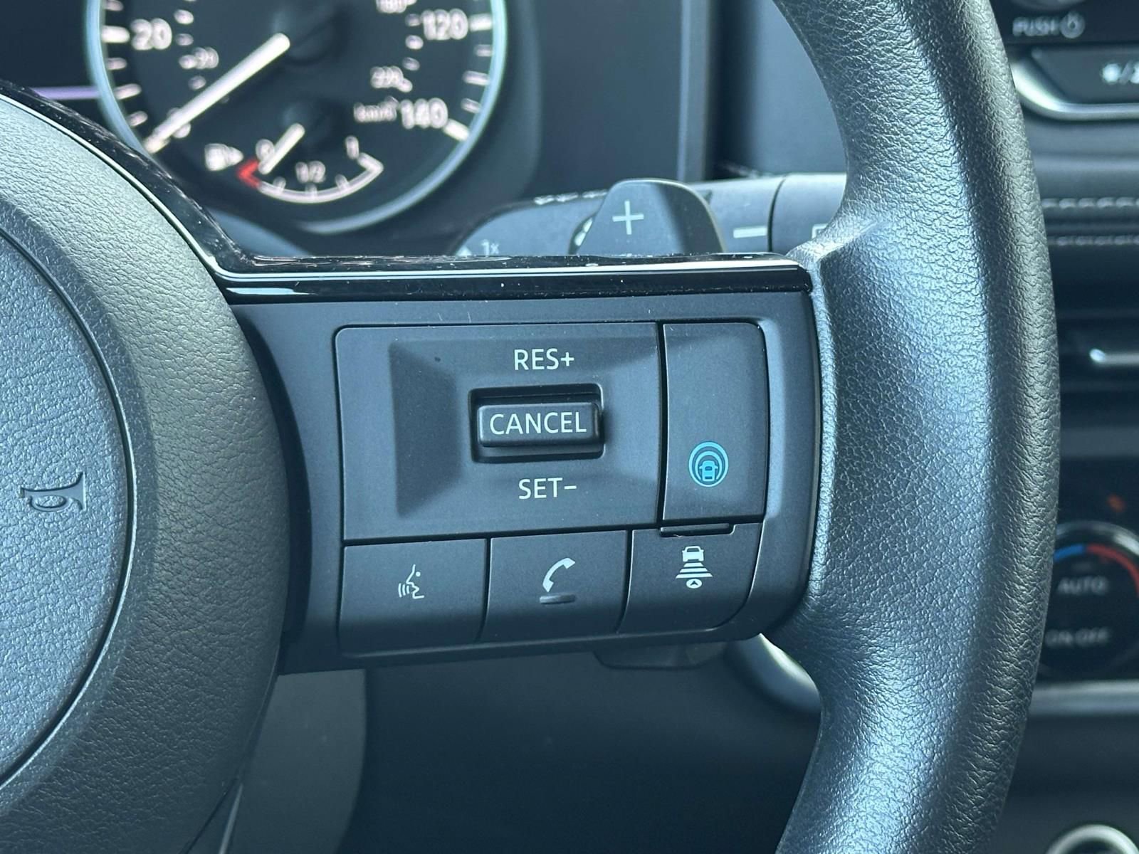 Used 2023 Nissan Rogue SV image 24