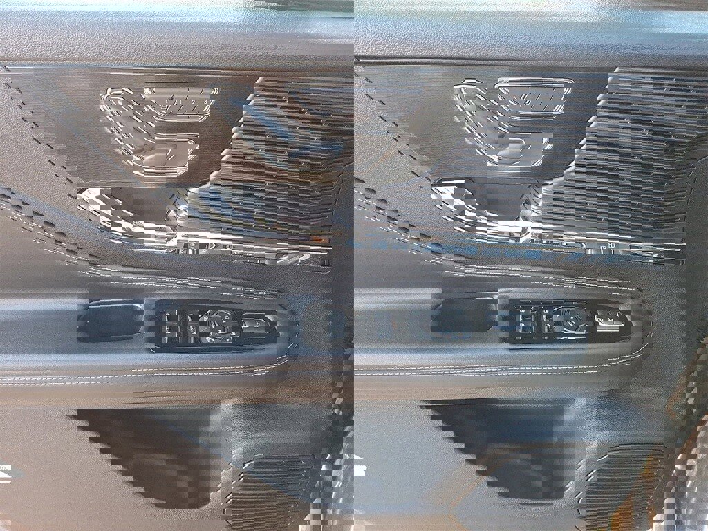 Certified 2022 Lincoln Corsair AWD w/ Equipment Group 101A image 12