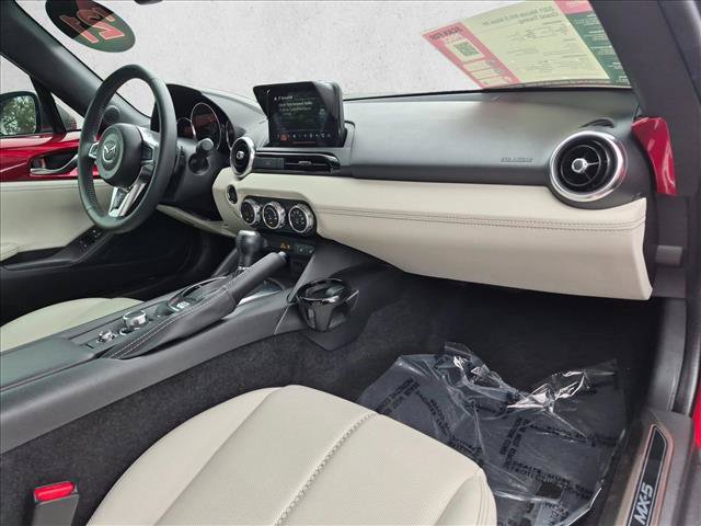 Used 2021 MAZDA MX-5 Miata RF Grand Touring RWD image 19