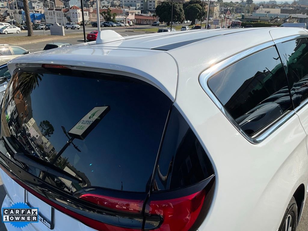 Used 2022 Chrysler Pacifica Limited w/ Uconnect Theater Family Group image 89