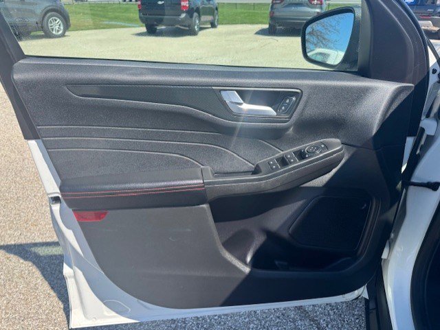 Used 2023 Ford Escape ST-Line w/ Tech Pack #1 AWD/4WD image 10