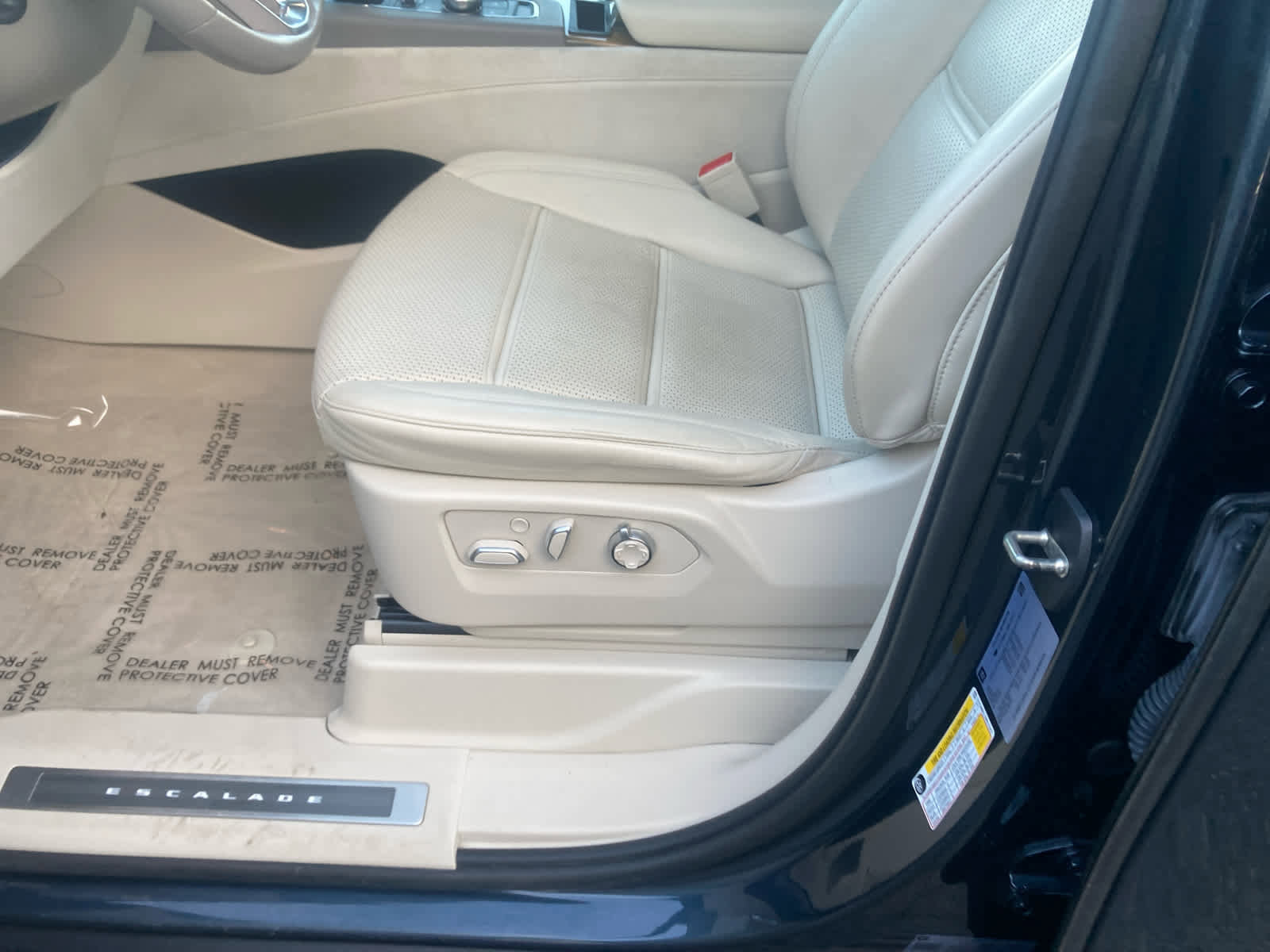 Used 2021 Cadillac Escalade ESV Premium Luxury Platinum image 11