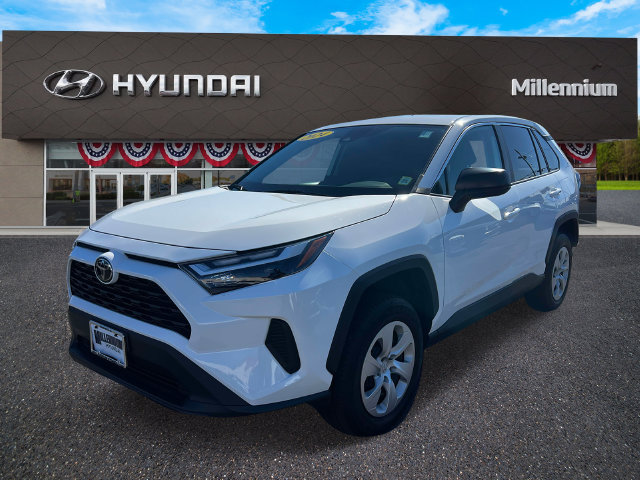 Used 2024 Toyota RAV4 LE AWD/4WD image 2