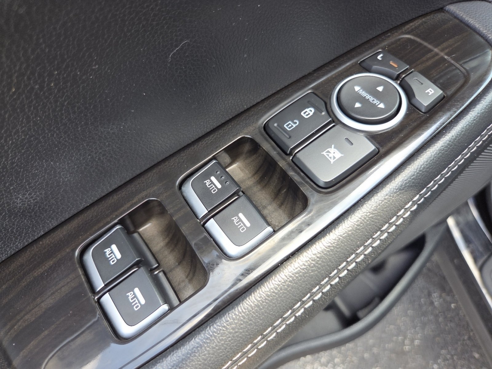 Used 2020 Kia Sorento S AWD/4WD image 29