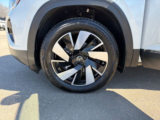 Used 2024 Volkswagen Atlas Cross Sport SEL image 9