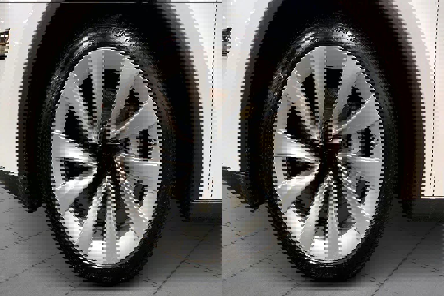 Used 2026 Tesla Model Y AWD image 10