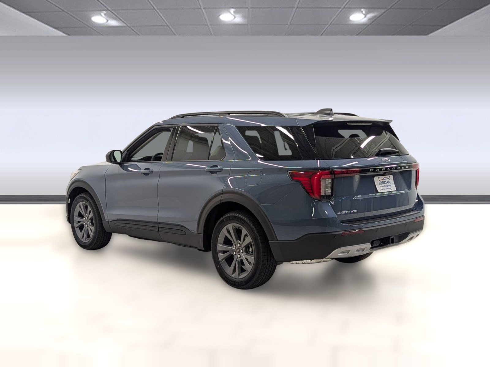 New 2026 Ford Explorer Active w/ Active Comfort Package image 2