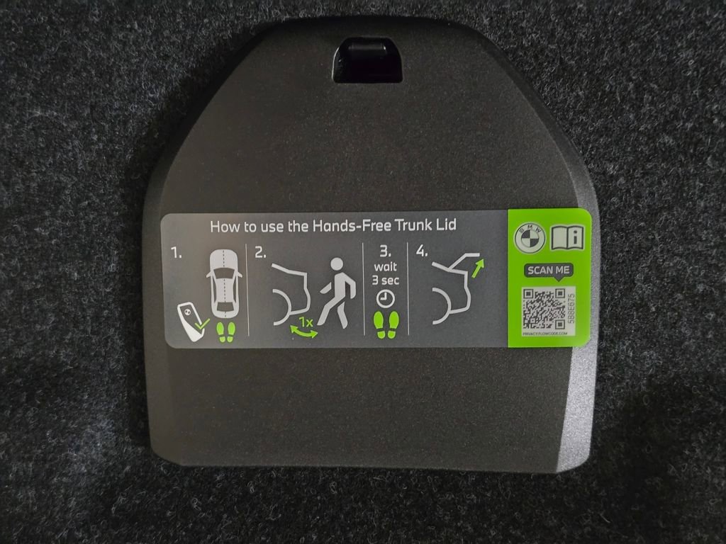 New 2026 BMW 330i xDrive Sedan w/ M Sport Package AWD/4WD image 11