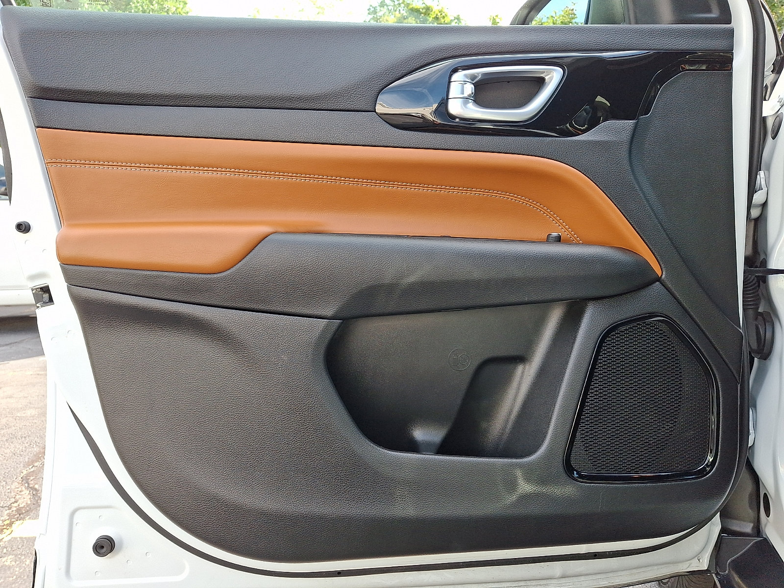 Certified 2025 Jeep Compass Limited AWD/4WD image 13