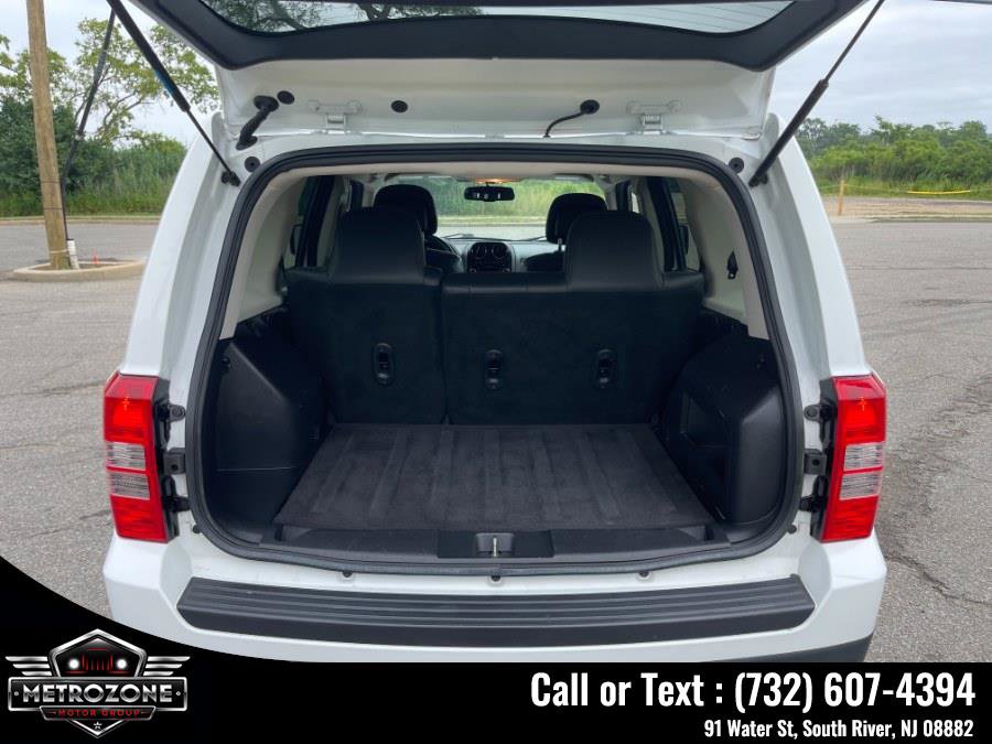 Used 2015 Jeep Patriot High Altitude AWD/4WD image 12