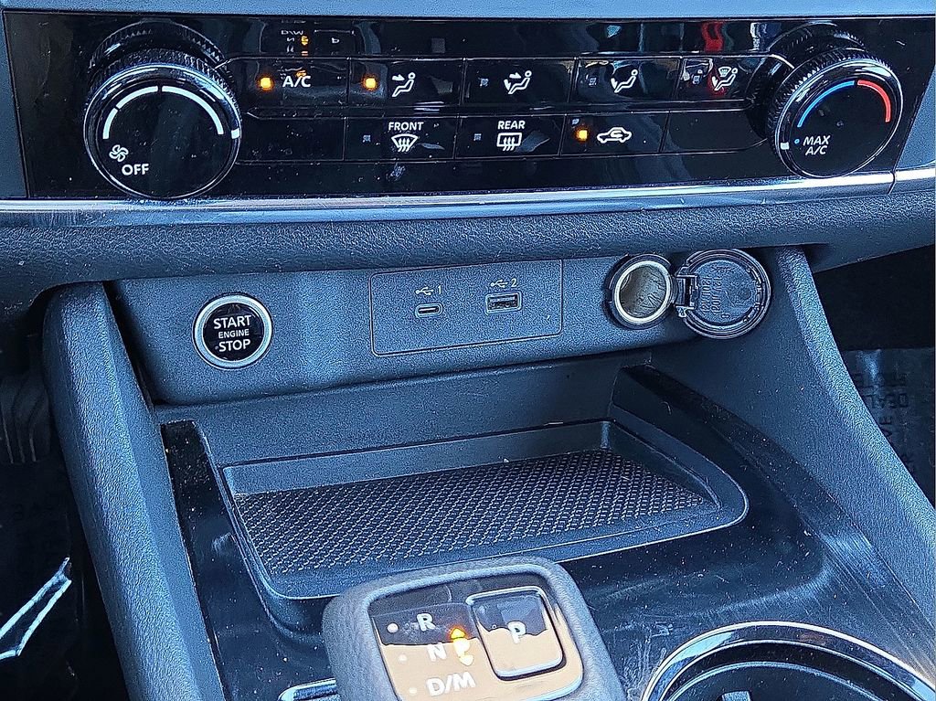 Used 2023 Nissan Rogue S image 27