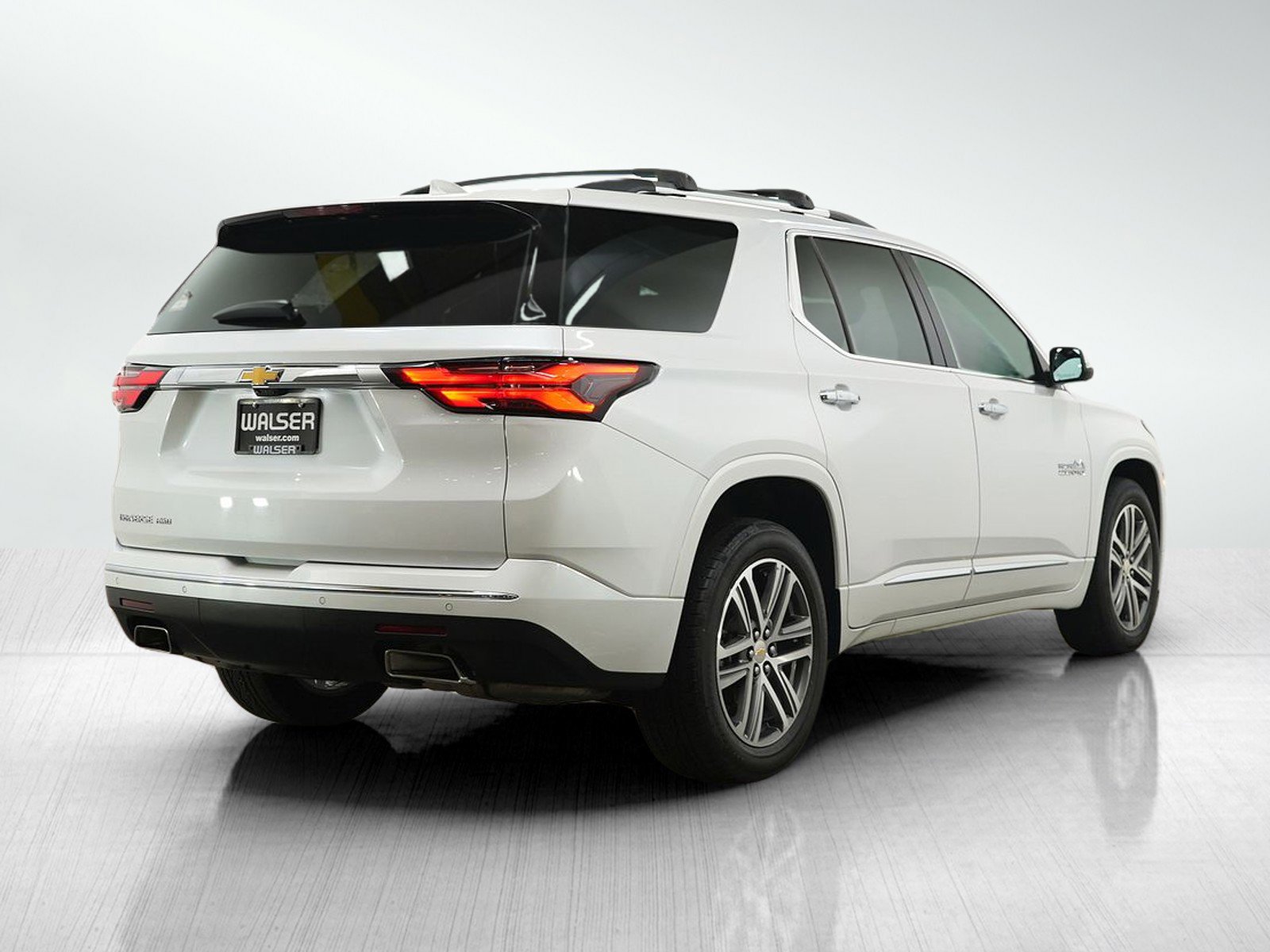 Used 2023 Chevrolet Traverse High Country AWD/4WD image 5
