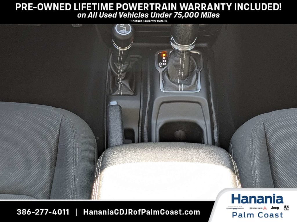 Used 2018 Jeep Wrangler Unlimited Sahara w/ Uconnect 4C Nav & Sound Group AWD/4WD image 18
