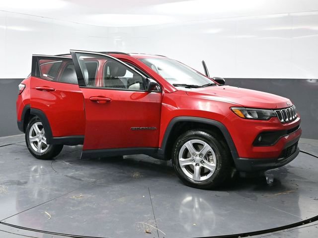 Used 2024 Jeep Compass Latitude image 56
