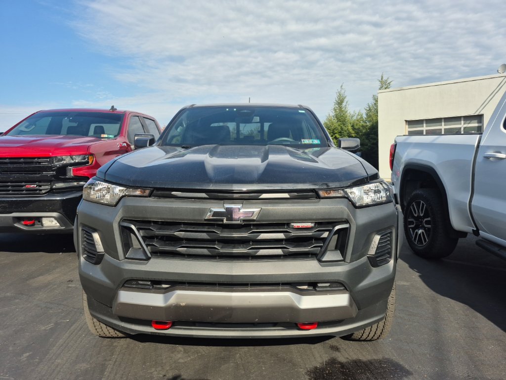 Used 2024 Chevrolet Colorado Trail Boss w/ Advanced Trailering Package AWD/4WD image 2