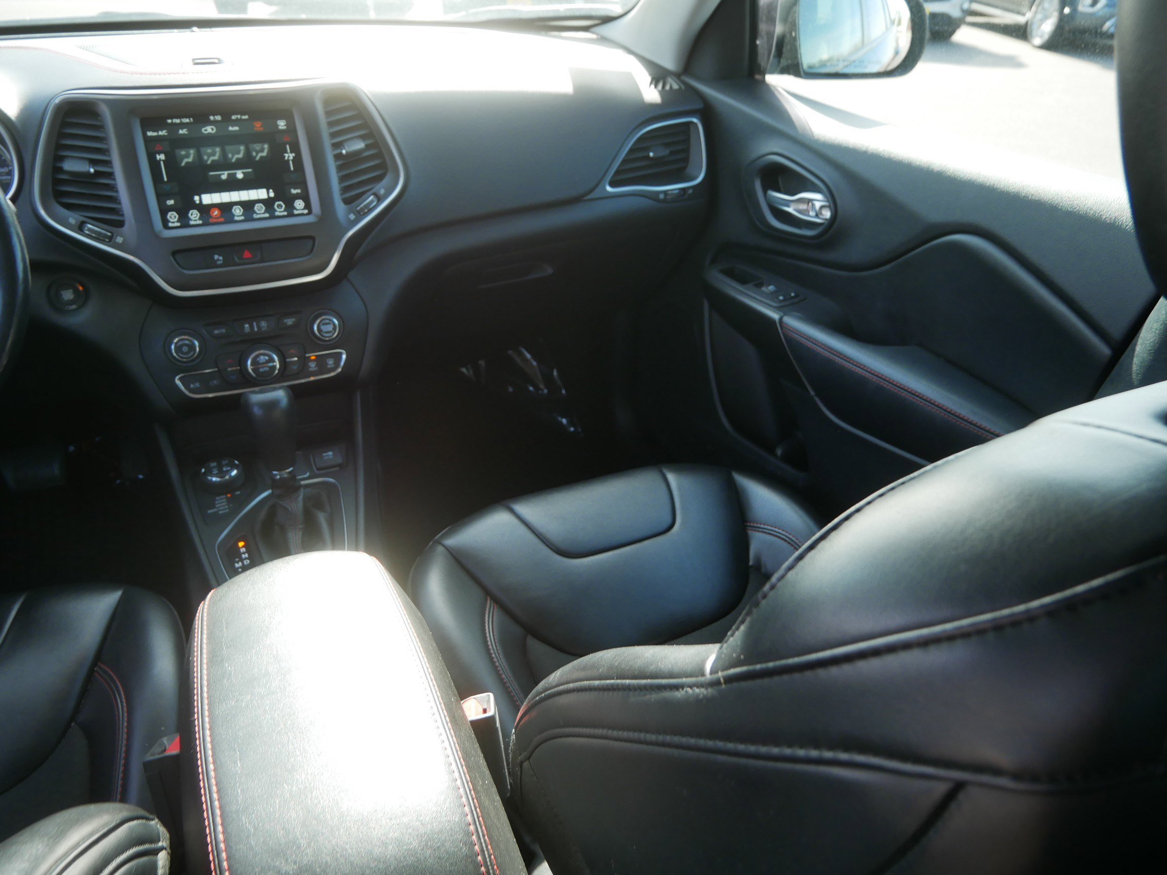 Used 2020 Jeep Cherokee Trailhawk w/ Cold Weather Group image 11