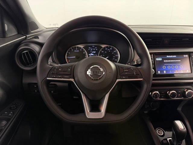 Used 2020 Nissan Kicks S image 20