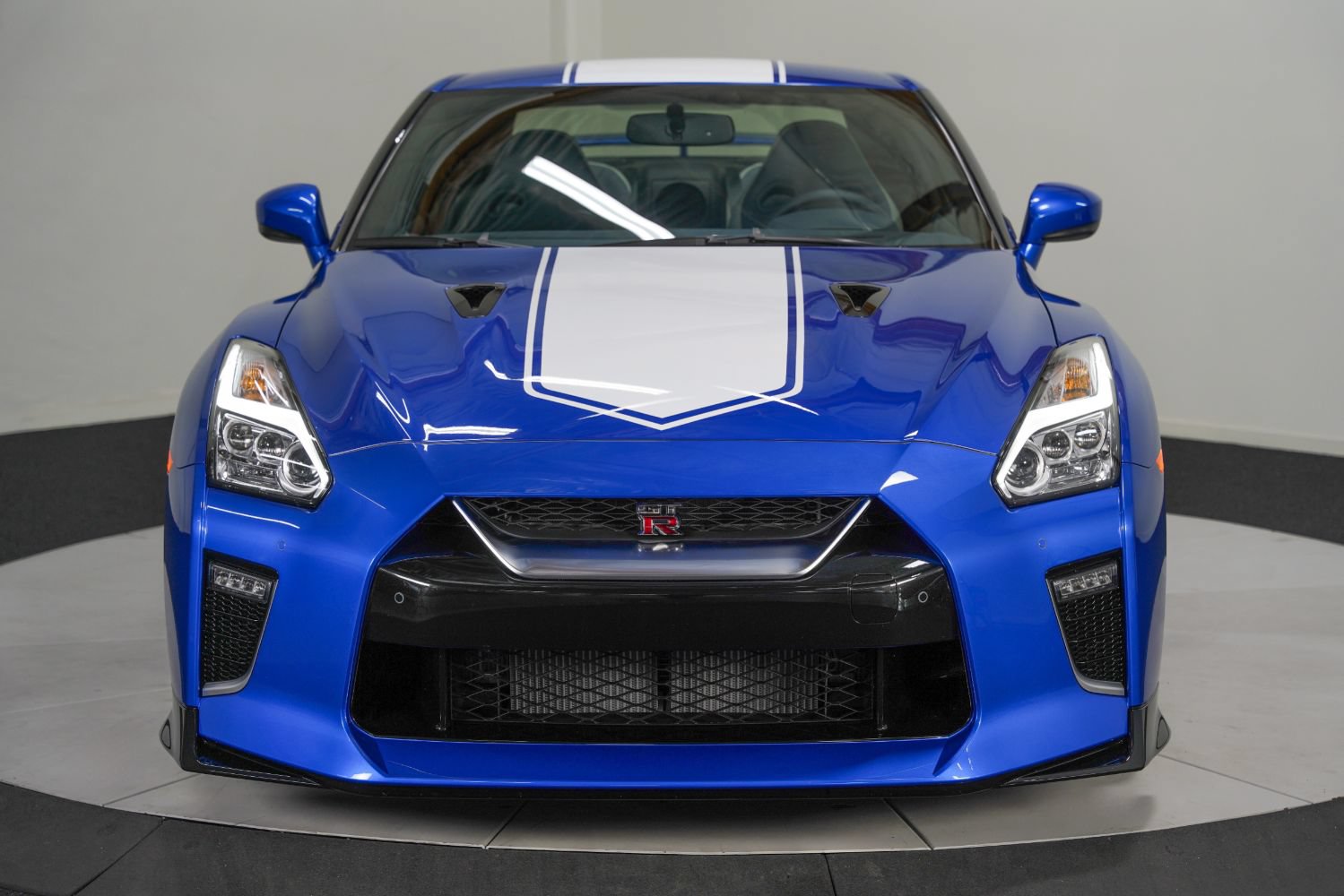 Used 2020 Nissan GT-R Premium AWD/4WD image 10