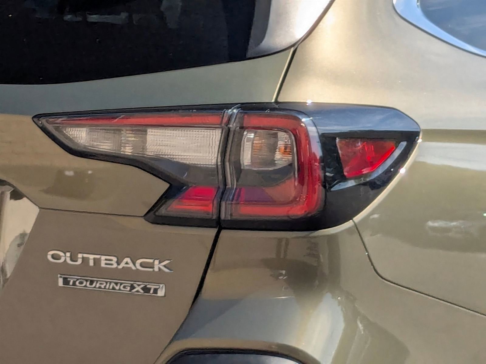 Used 2023 Subaru Outback Touring XT AWD/4WD image 12