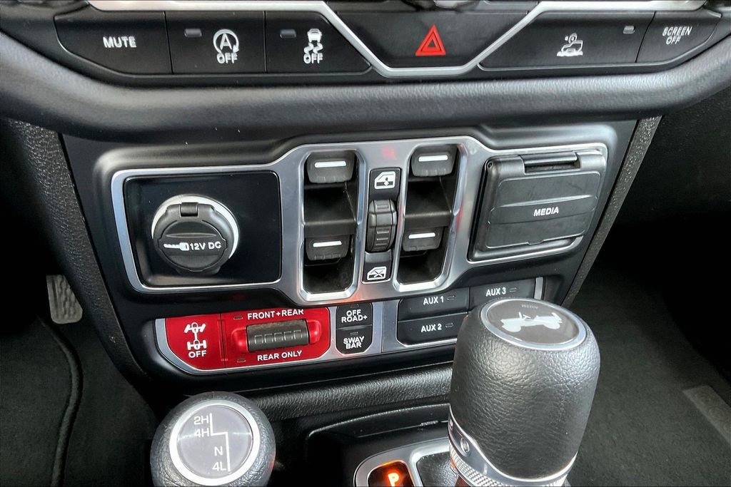 Used 2025 Jeep Wrangler Unlimited Rubicon w/ Convenience Group image 16