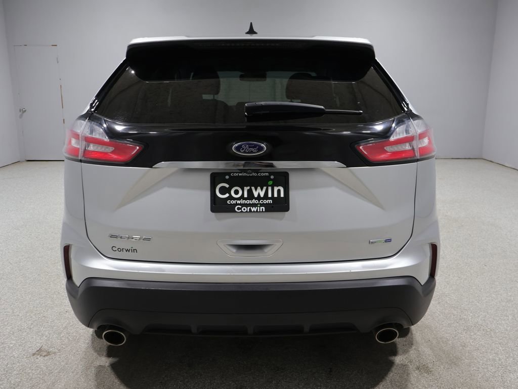 Used 2019 Ford Edge SE w/ Cargo Accessory Package AWD/4WD image 3