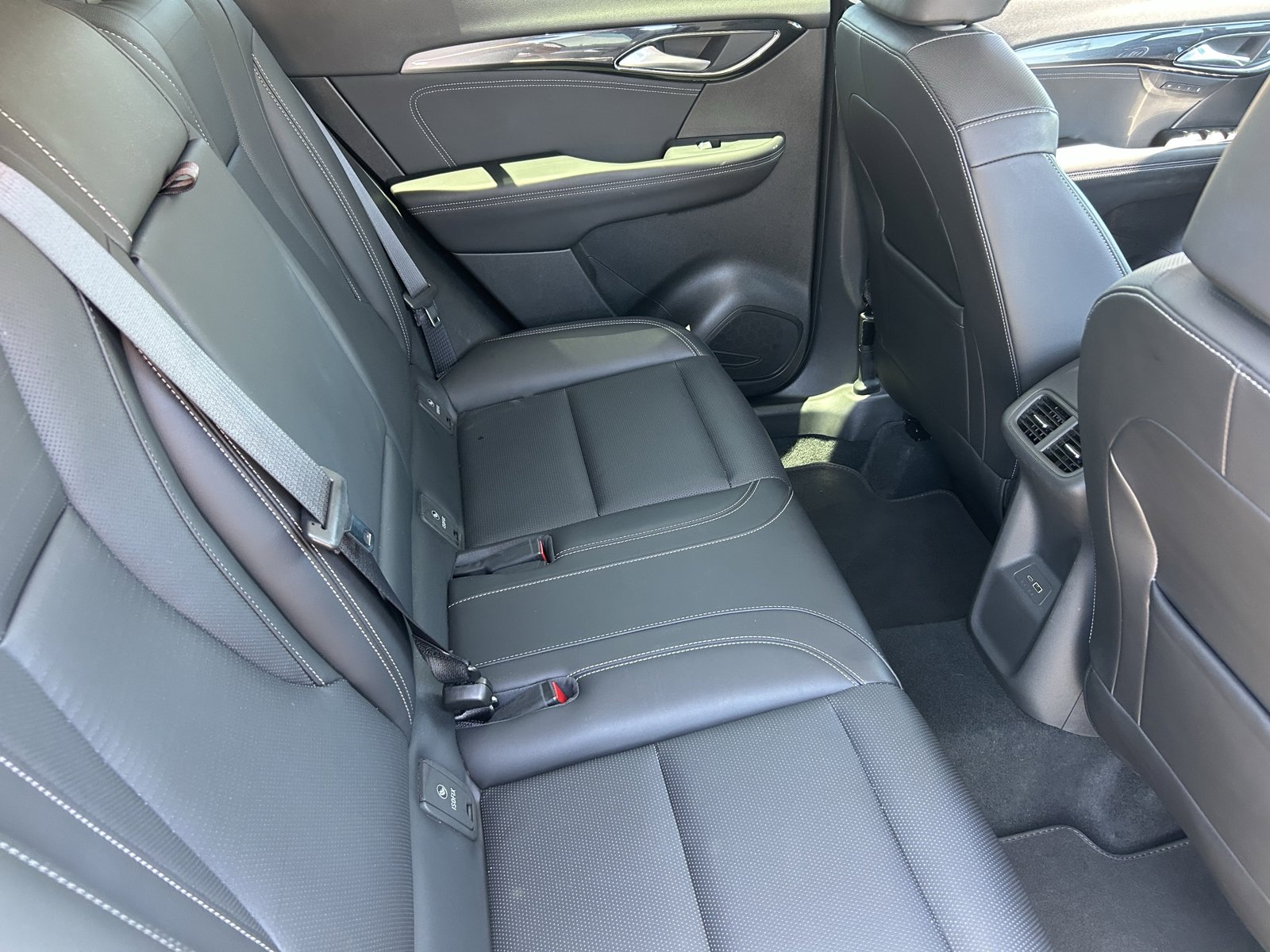 Certified 2024 Buick Envision Preferred AWD/4WD image 14