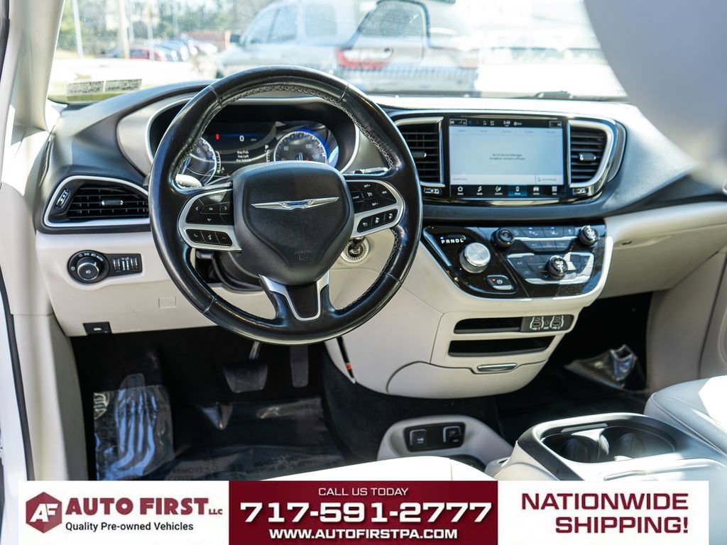 Used 2021 Chrysler Pacifica Touring-L FWD image 10