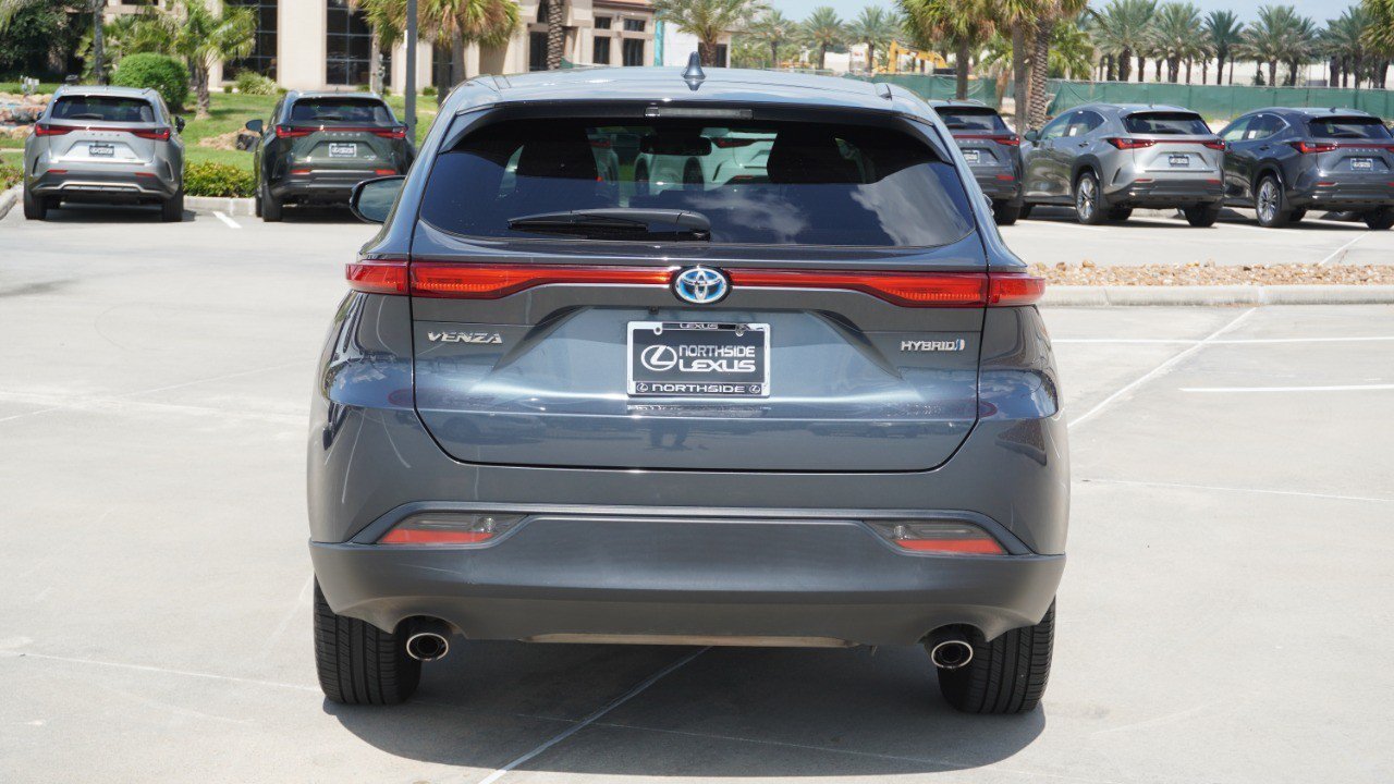 Used 2021 Toyota Venza LE w/ Carpet Mat Package (TMS) AWD/4WD image 7