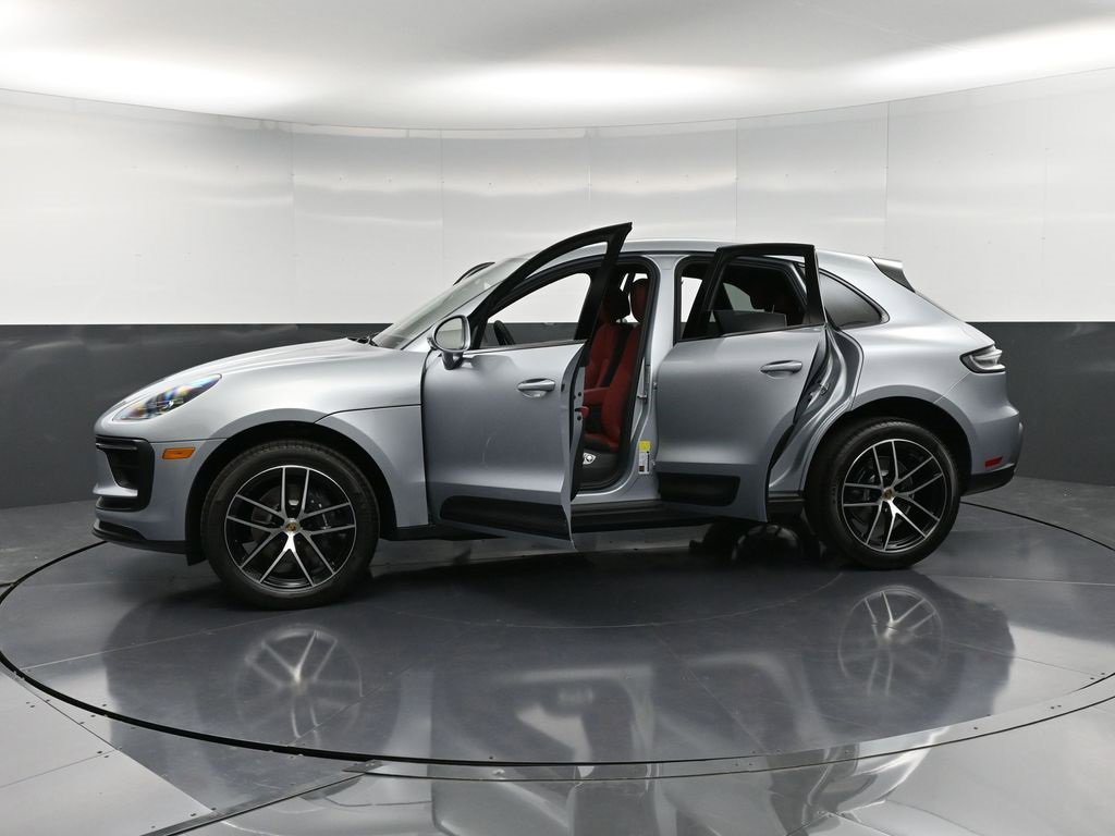 New 2026 Porsche Macan image 36