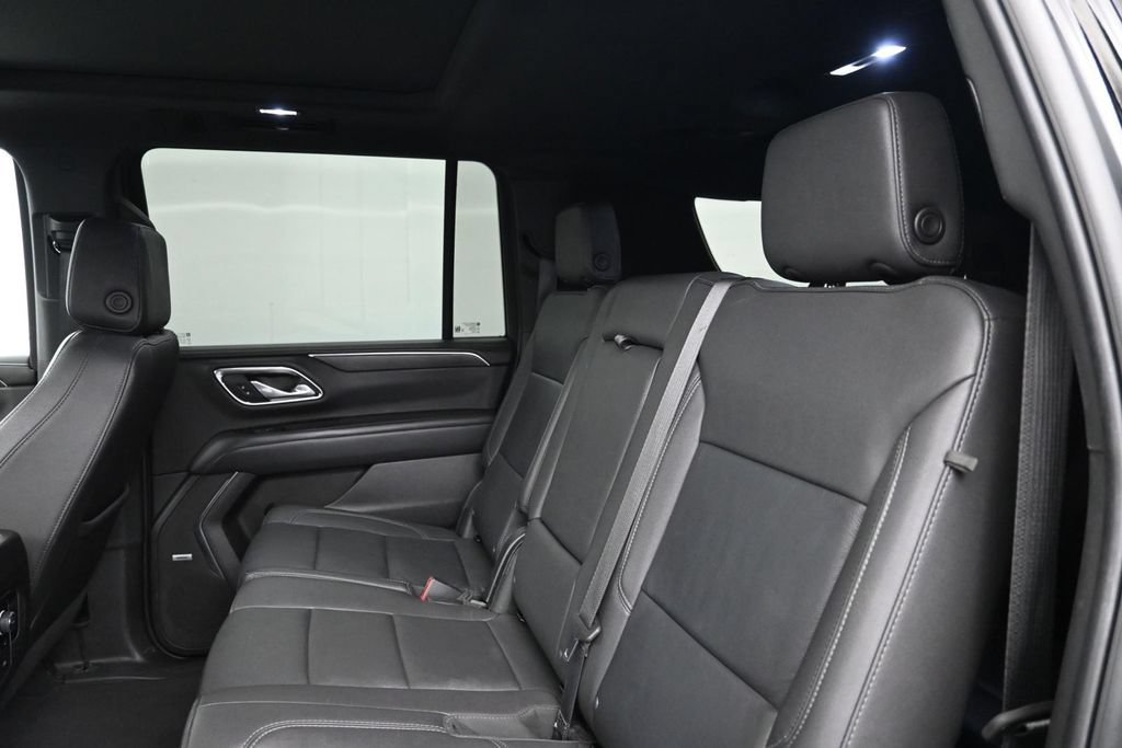 Used 2024 Chevrolet Suburban LT w/ LT Signature Plus Package RWD image 14