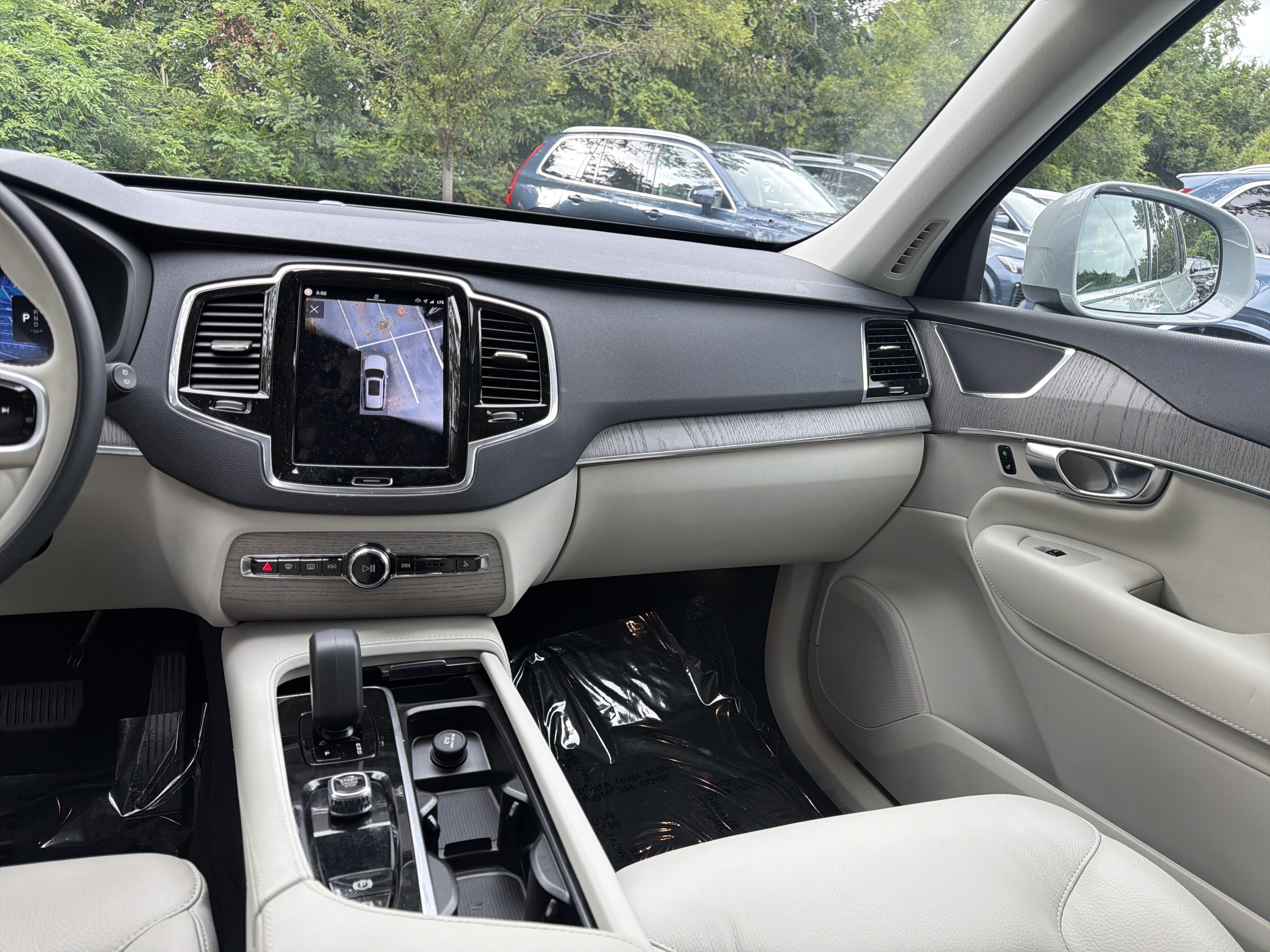 Certified 2025 Volvo XC90 B5 Plus w/ Protection Package Premier AWD/4WD image 31