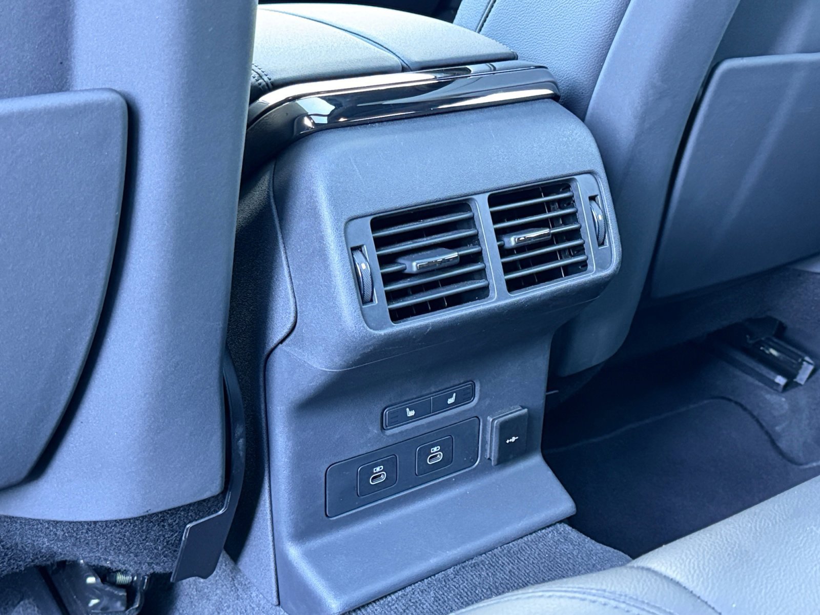 Used 2024 Land Rover Range Rover Velar Dynamic SE AWD/4WD image 18