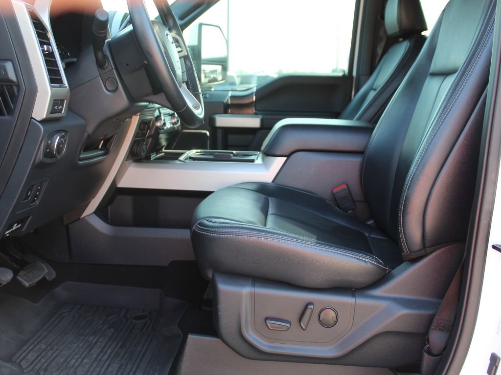 Used 2022 Ford F250 Lariat w/ Lariat Ultimate Package image 3