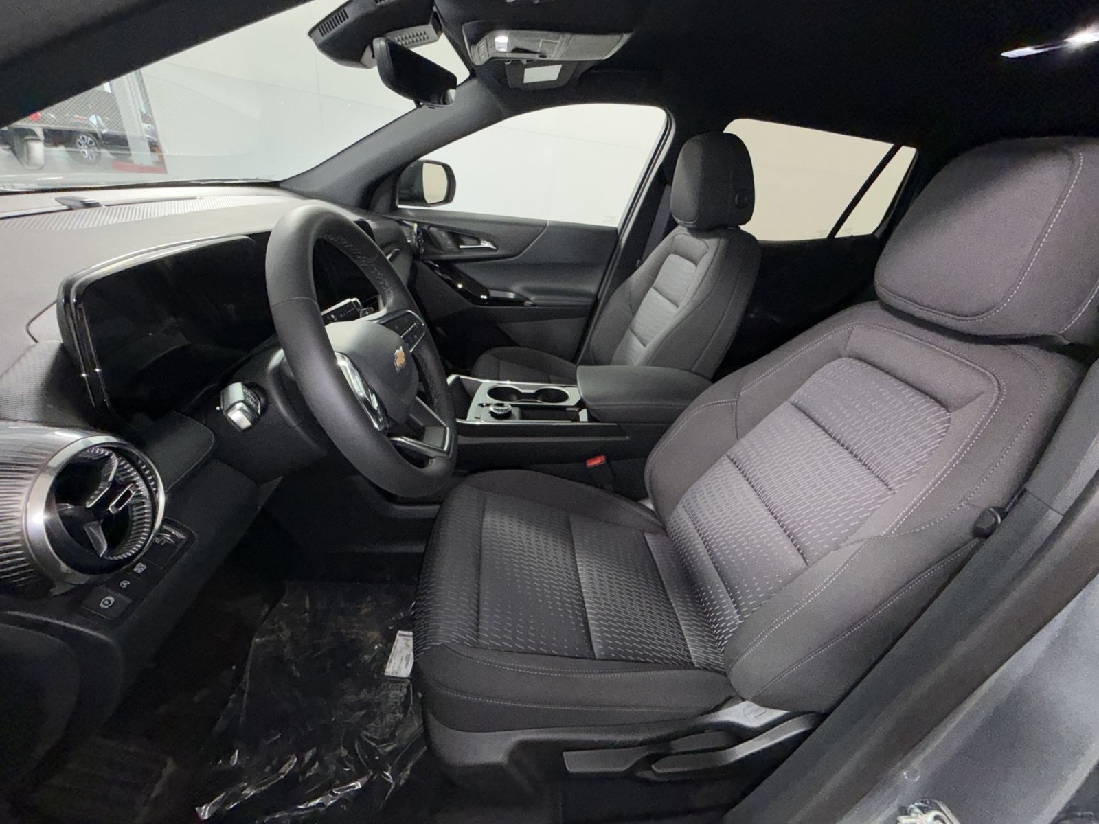 New 2027 Chevrolet Equinox LT w/ Safety and Technology Package FWD image 13
