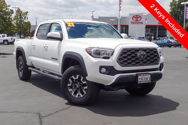 Certified 2021 Toyota Tacoma TRD Off-Road w/ Technology Package AWD/4WD image 2