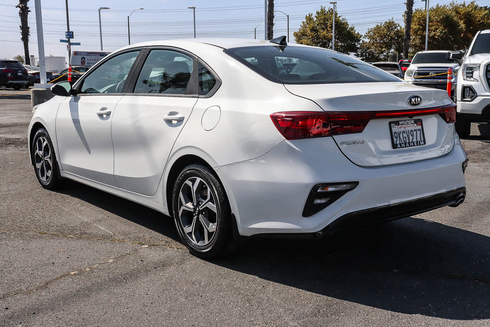 Used 2020 Kia Forte LXS FWD image 9