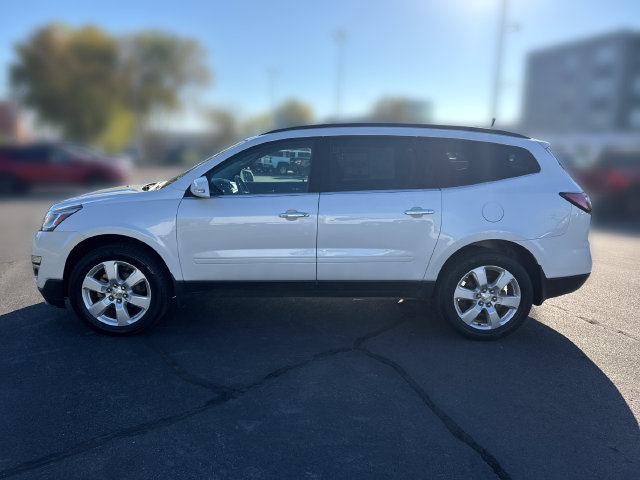 Used 2017 Chevrolet Traverse LT w/ Style and Technology Package AWD/4WD image 2