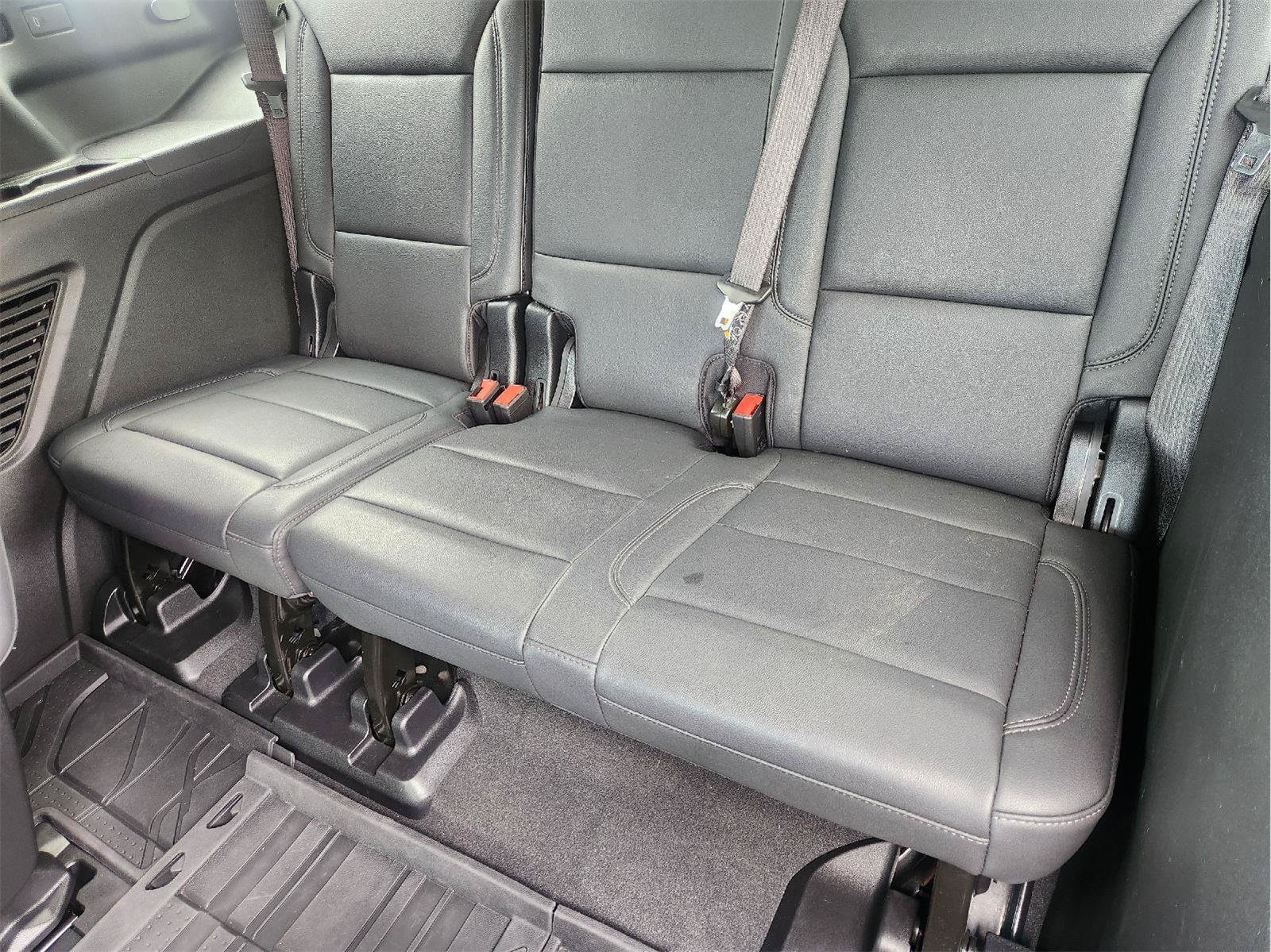 Used 2026 Chevrolet Tahoe LT w/ Comfort Package RWD image 32